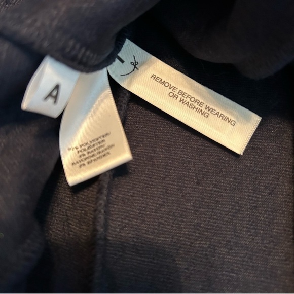 Ann Taylor Textured Knit Peplum Short Sleeve Top zippered Back Sz. M - Picture 11 of 13